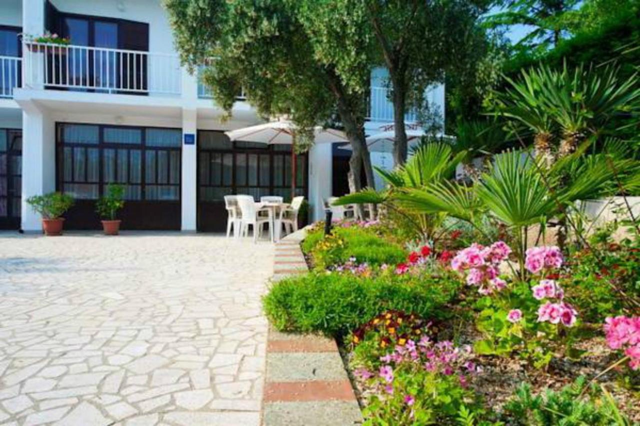 Rooms Amfora Крк Экстерьер фото